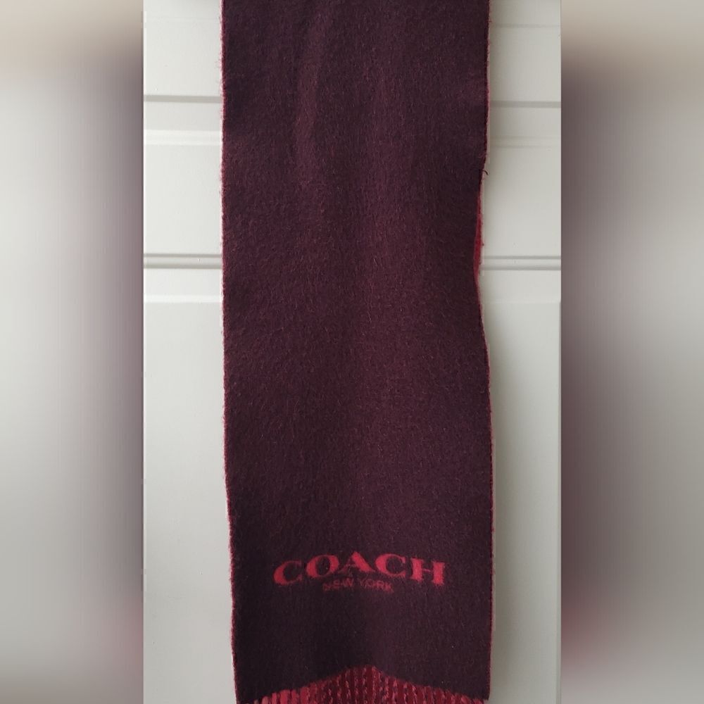 Authentic COACH 95% Wool 5% Cashmere Red & Charcoal Reversible Oblong Scarf - Picture 5 of 5